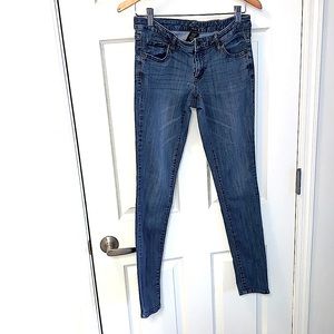 MOSSIMO Women’s stretchy Skinny Jeans Jeggings. Size 8/29